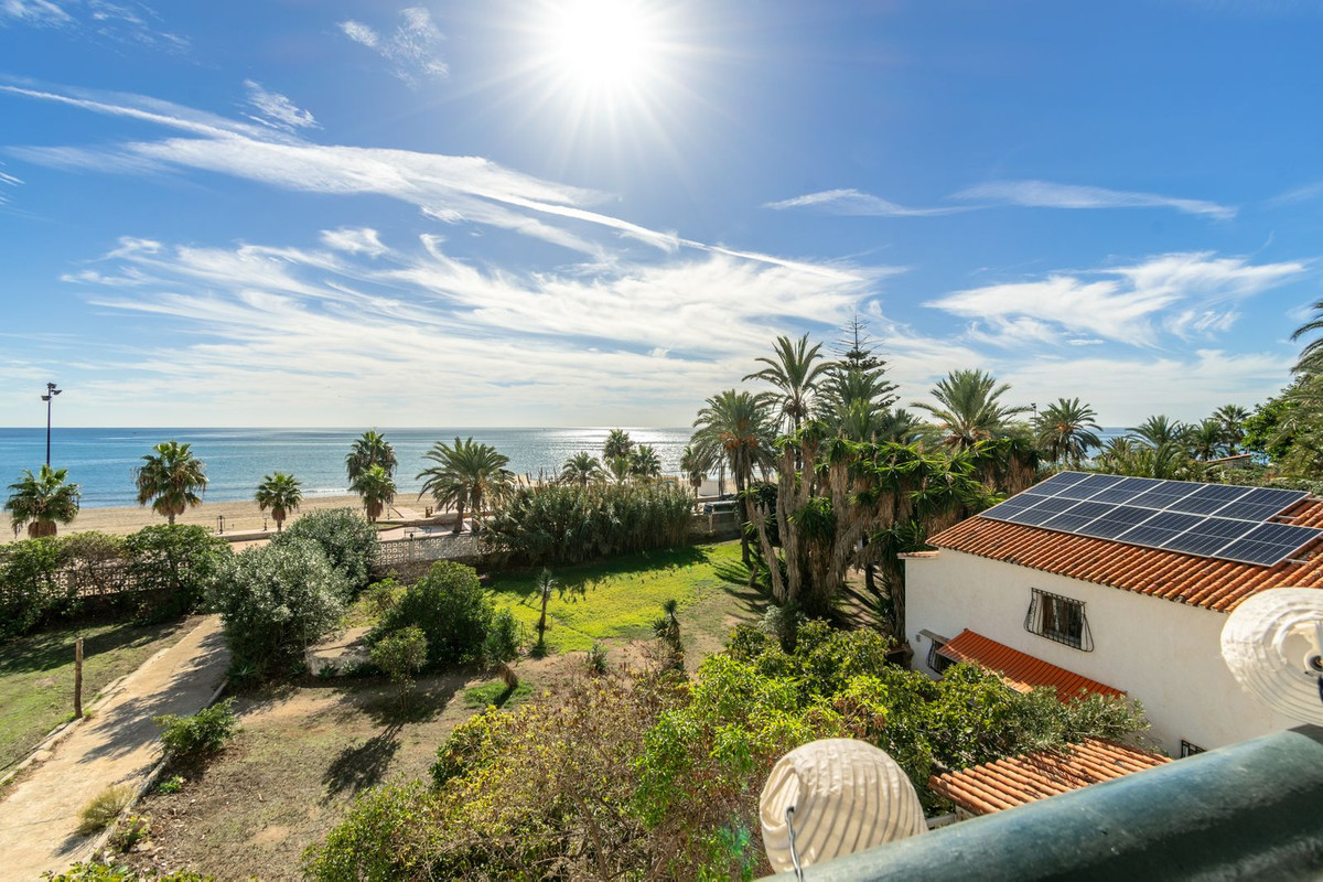 3 Bed Apartment for sale in Fuengirola Costa Del Sol, Málaga, Spain
