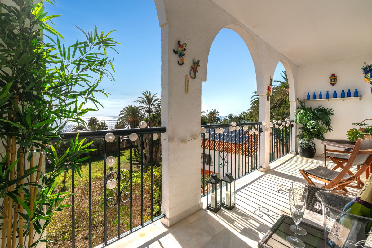 3 Bed Apartment for sale in Fuengirola Costa Del Sol, Málaga, Spain
