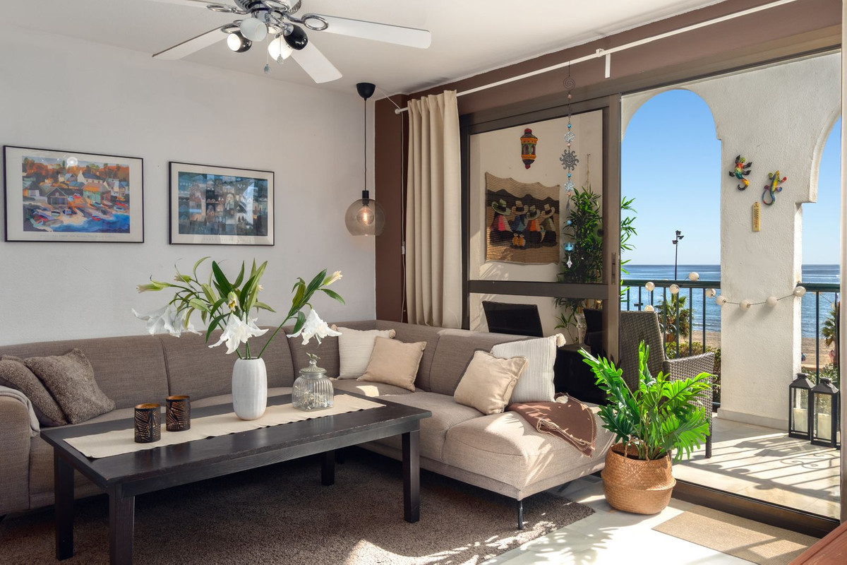 3 Bed Apartment for sale in Fuengirola Costa Del Sol, Málaga, Spain