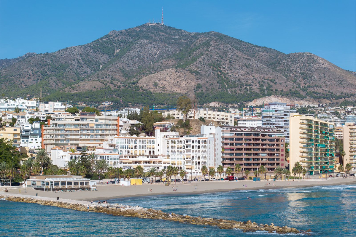 3 Bed Apartment for sale in Fuengirola Costa Del Sol, Málaga, Spain