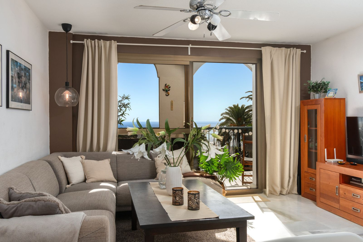 3 Bed Apartment for sale in Fuengirola Costa Del Sol, Málaga, Spain