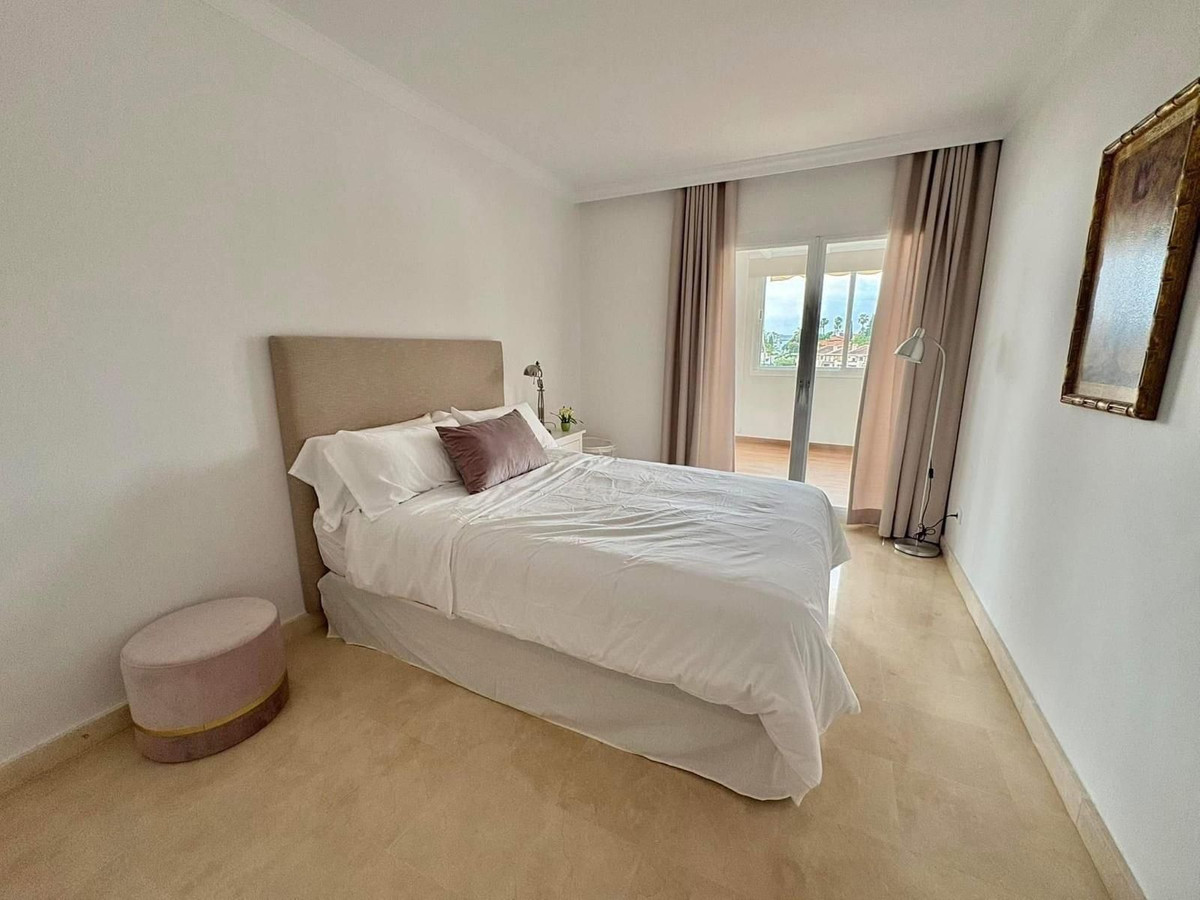 2 Bed Apartment for sale in La Quinta Costa Del Sol, Málaga, Spain