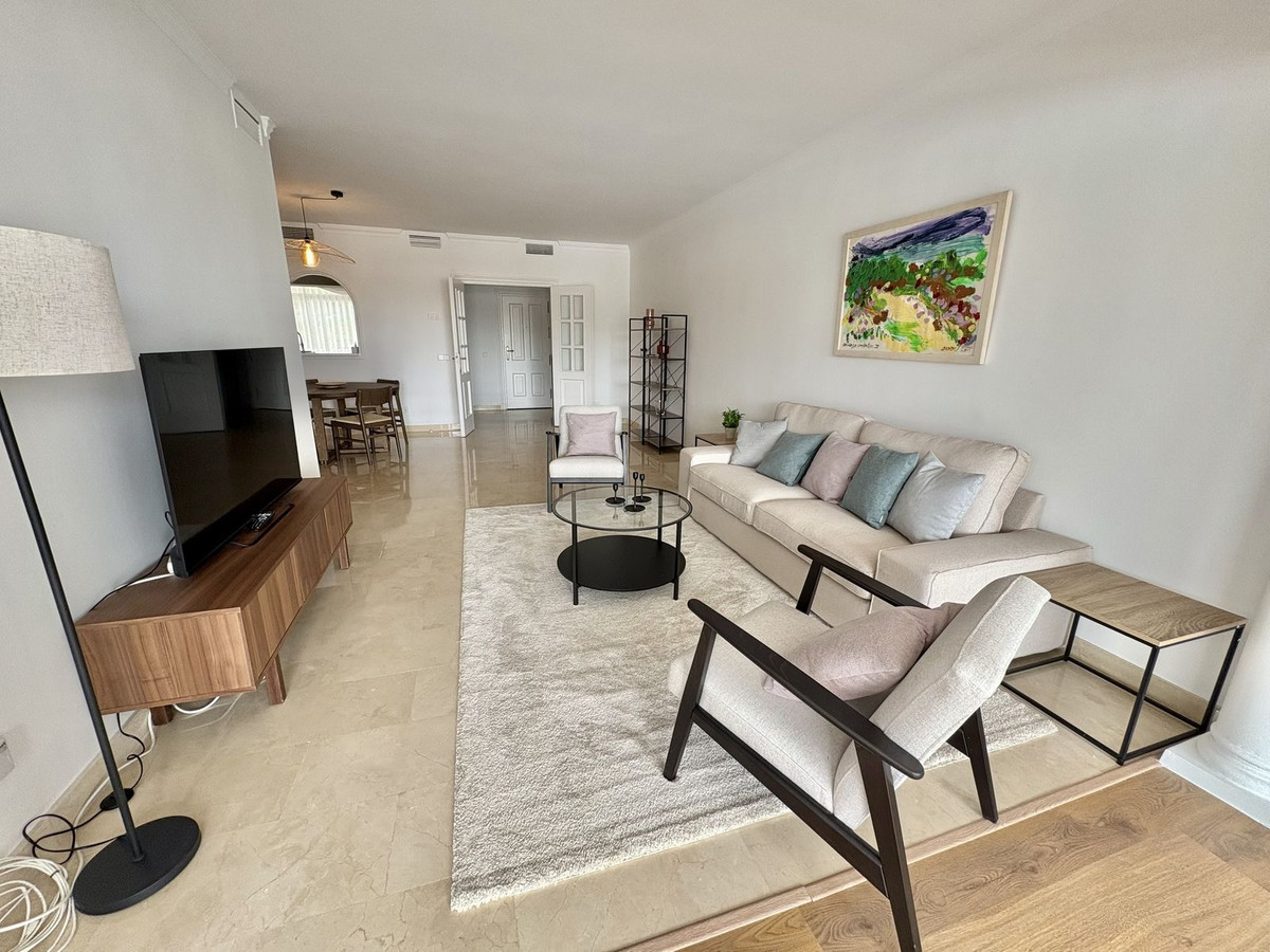 2 Bed Apartment for sale in La Quinta Costa Del Sol, Málaga, Spain