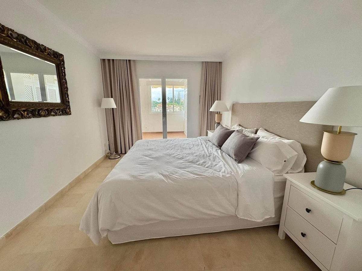 2 Bed Apartment for sale in La Quinta Costa Del Sol, Málaga, Spain