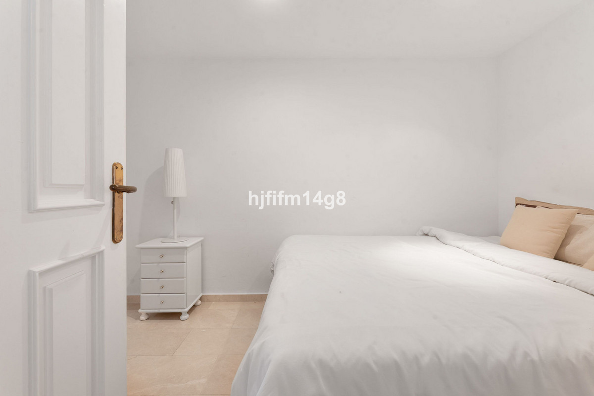4 Bed Apartment for sale in Nueva Andalucía Costa Del Sol, Málaga, Spain