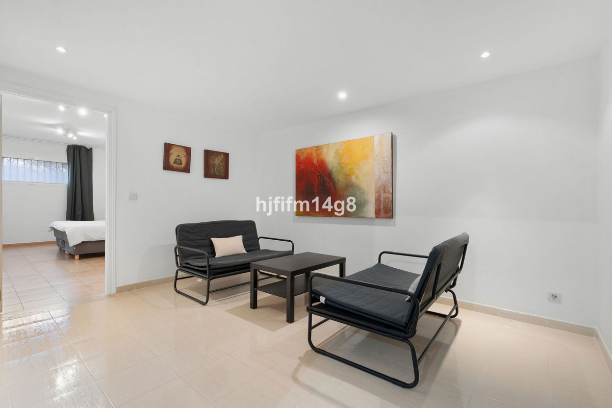 4 Bed Apartment for sale in Nueva Andalucía Costa Del Sol, Málaga, Spain