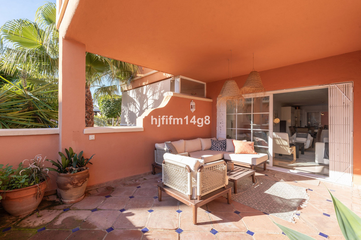 4 Bed Apartment for sale in Nueva Andalucía Costa Del Sol, Málaga, Spain