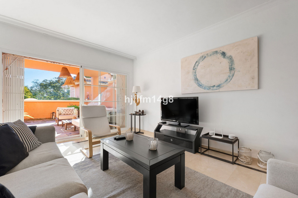4 Bed Apartment for sale in Nueva Andalucía Costa Del Sol, Málaga, Spain