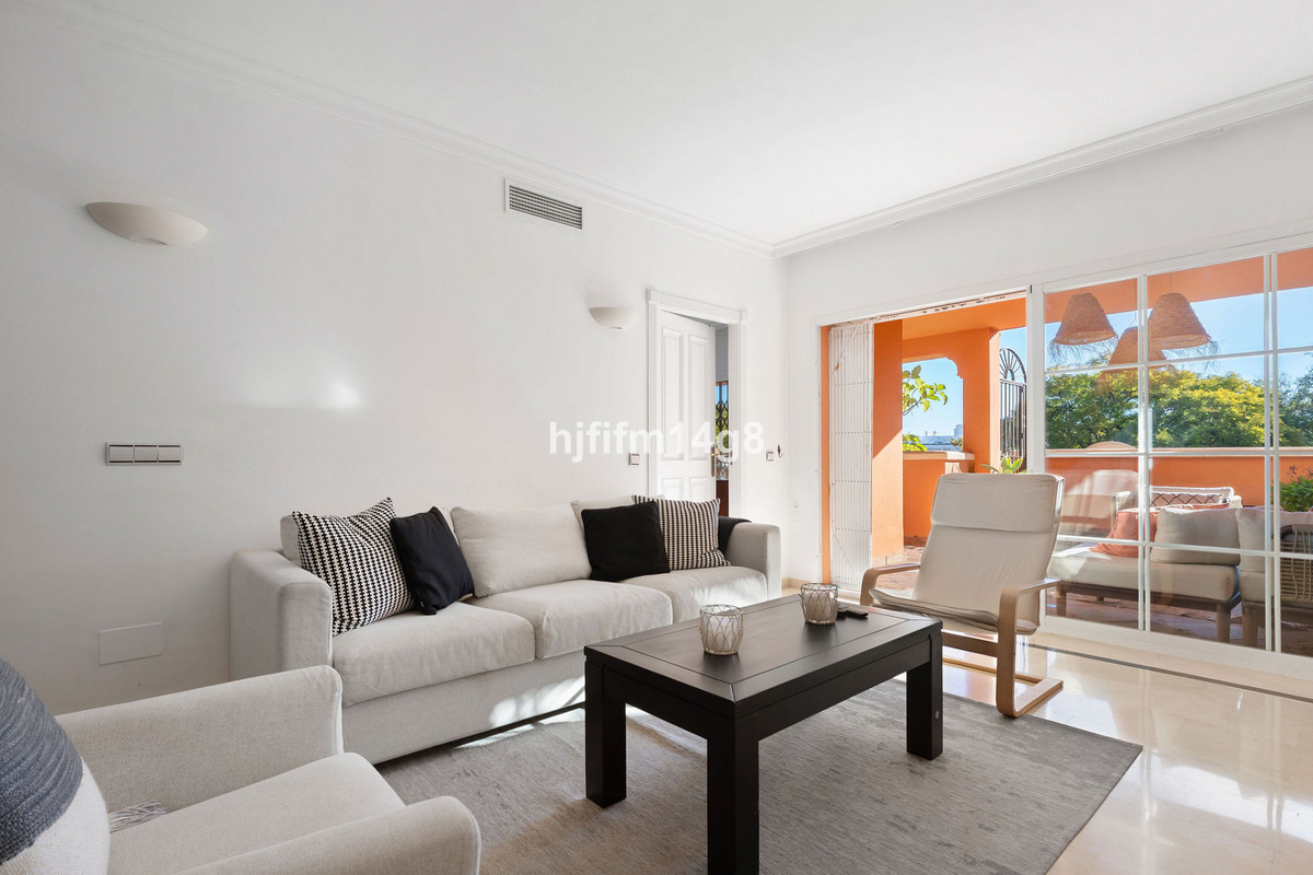 4 Bed Apartment for sale in Nueva Andalucía Costa Del Sol, Málaga, Spain
