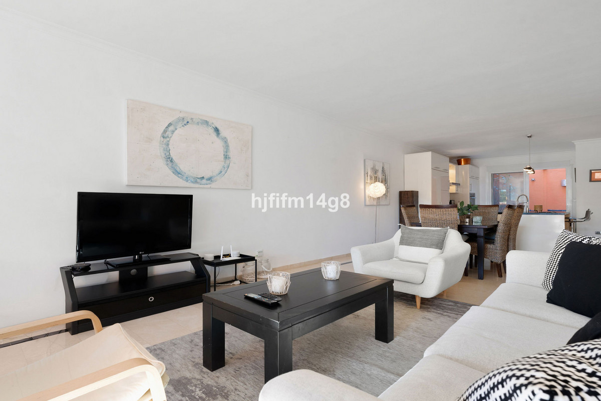 4 Bed Apartment for sale in Nueva Andalucía Costa Del Sol, Málaga, Spain