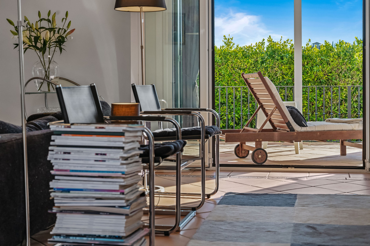 Se vende Villa - Chalet de 6 dormitorios en Costa Del Sol, Cadiz, España