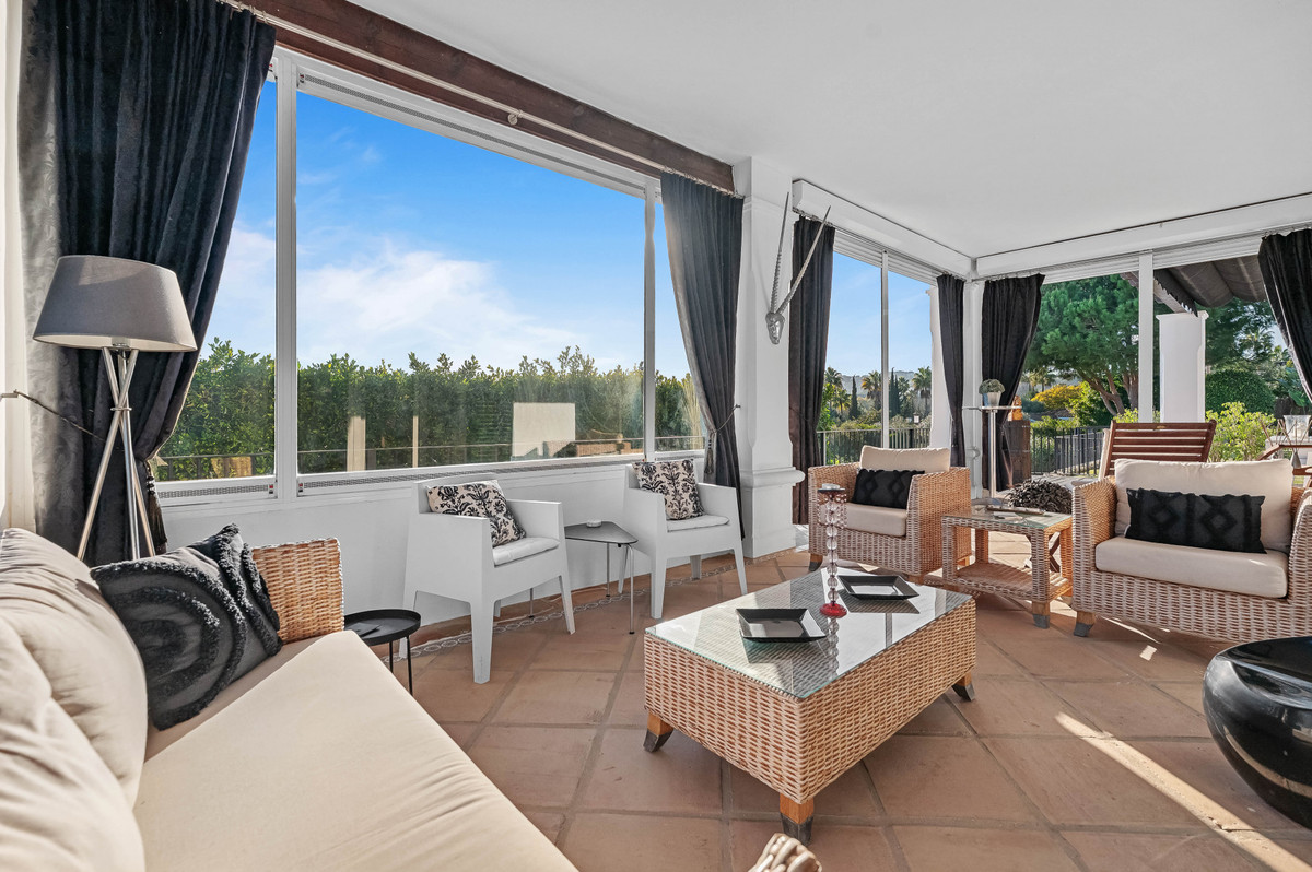 Se vende Villa - Chalet de 6 dormitorios en Costa Del Sol, Cadiz, España
