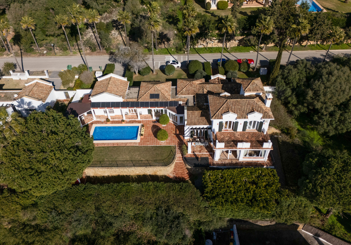 Se vende Villa - Chalet de 6 dormitorios en Costa Del Sol, Cadiz, España