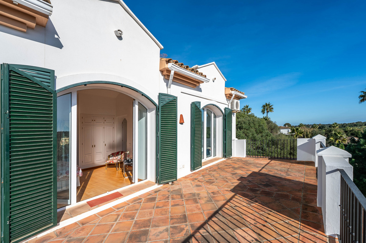 Se vende Villa - Chalet de 6 dormitorios en Costa Del Sol, Cadiz, España