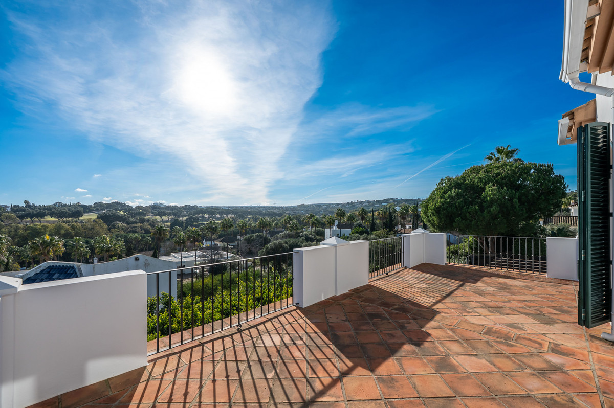 Se vende Villa - Chalet de 6 dormitorios en Costa Del Sol, Cadiz, España