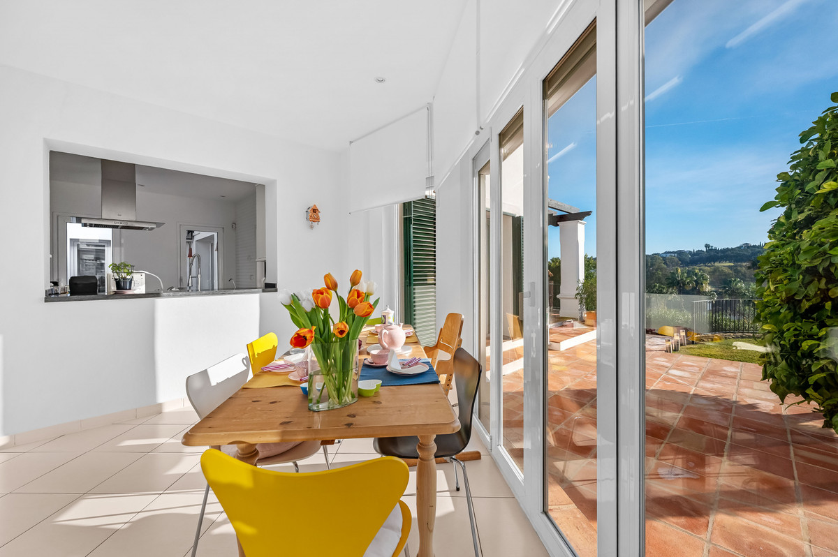 Se vende Villa - Chalet de 6 dormitorios en Costa Del Sol, Cadiz, España