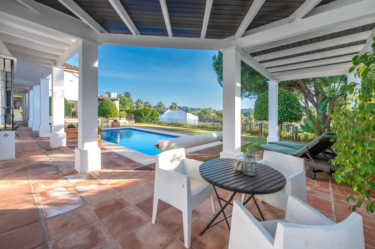 Se vende Villa - Chalet de 6 dormitorios en Costa Del Sol, Cadiz, España