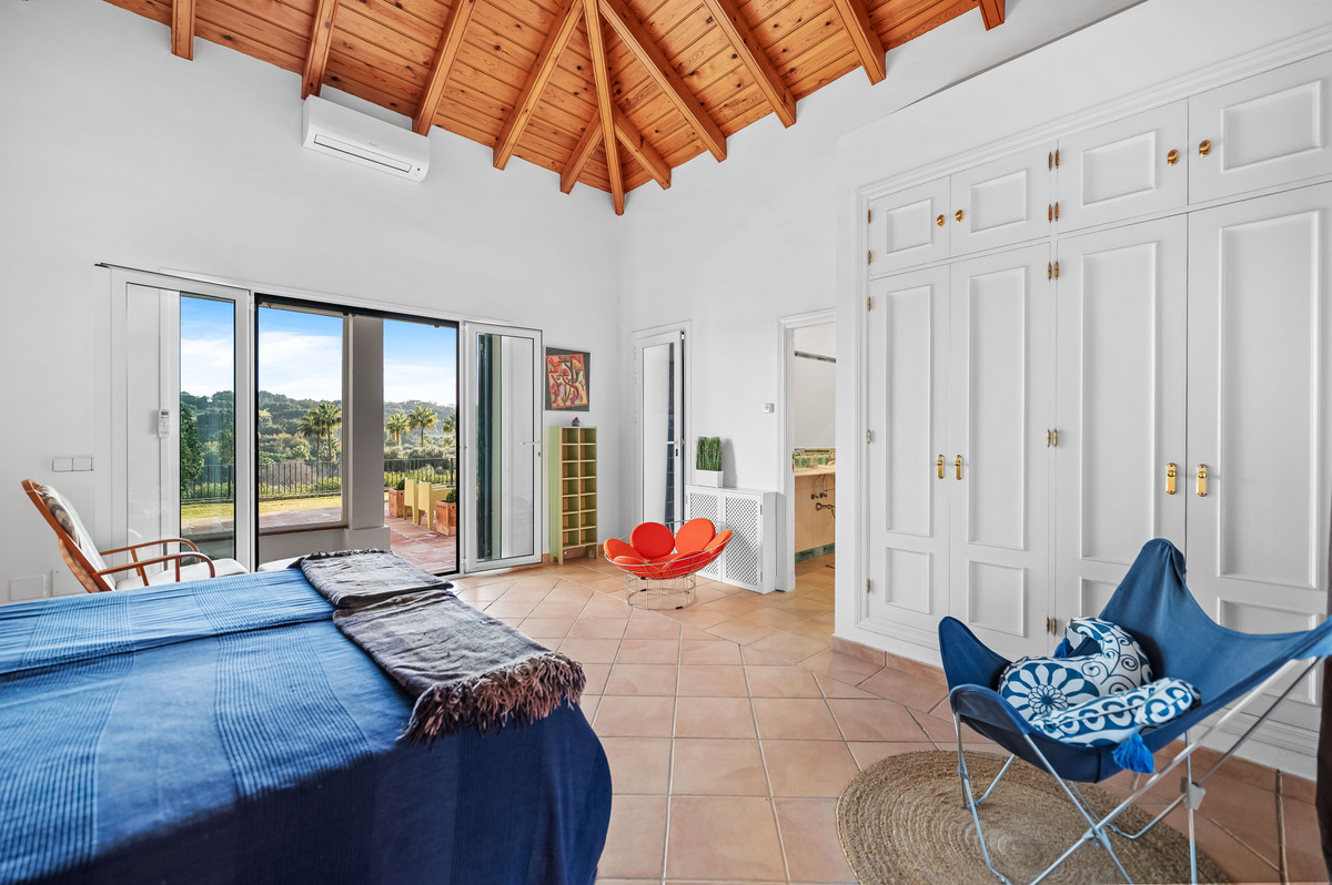 Se vende Villa - Chalet de 6 dormitorios en Costa Del Sol, Cadiz, España