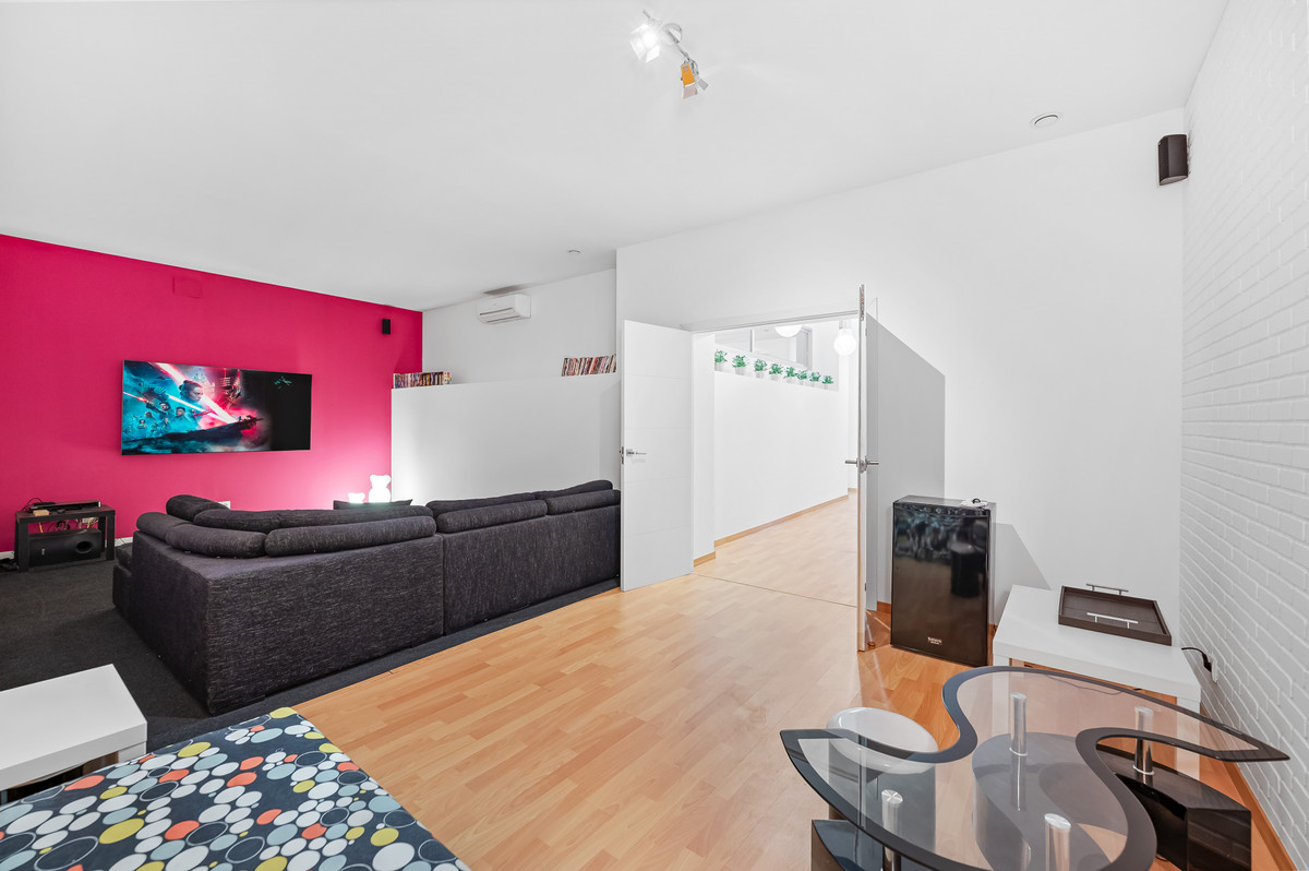 Se vende Villa - Chalet de 6 dormitorios en Costa Del Sol, Cadiz, España