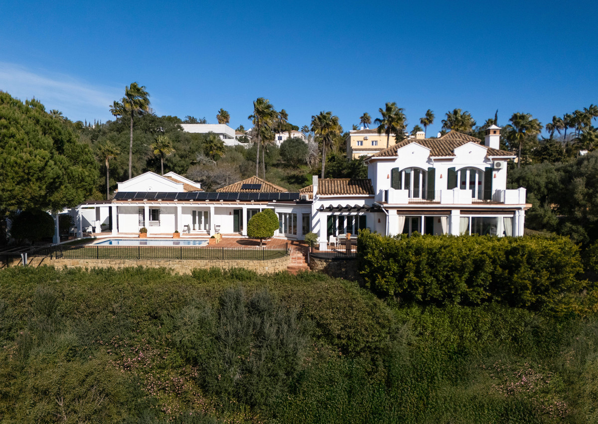 Se vende Villa - Chalet de 6 dormitorios en Costa Del Sol, Cadiz, España