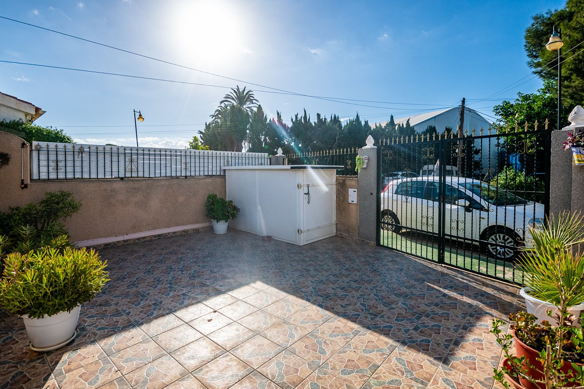 Se vende Villa - Chalet de 2 dormitorios en Costa Blanca, Alicante, España