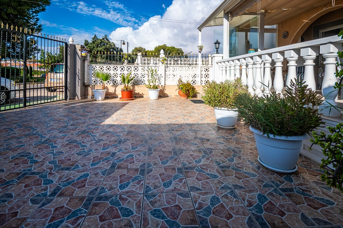 Se vende Villa - Chalet de 2 dormitorios en Costa Blanca, Alicante, España