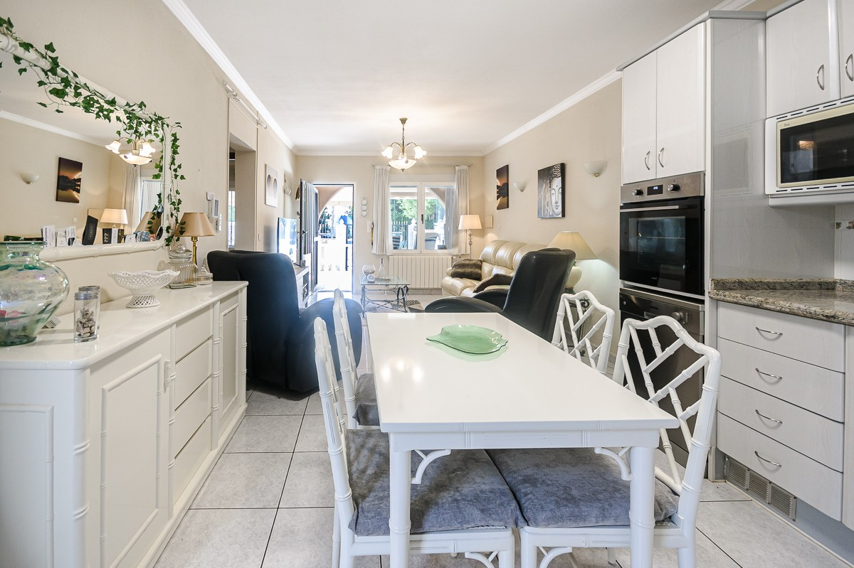 Se vende Villa - Chalet de 2 dormitorios en Costa Blanca, Alicante, España