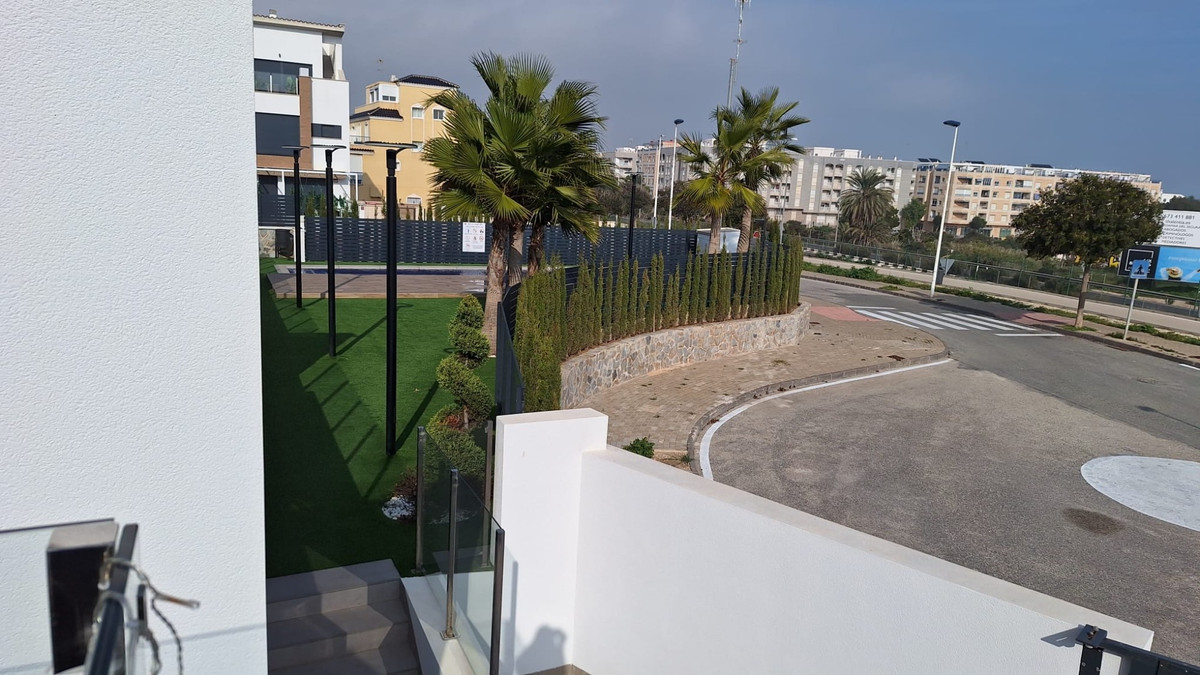 Se vende Apartamento Planta Baja de 3 dormitorios en Costa Blanca, Alicante, España
