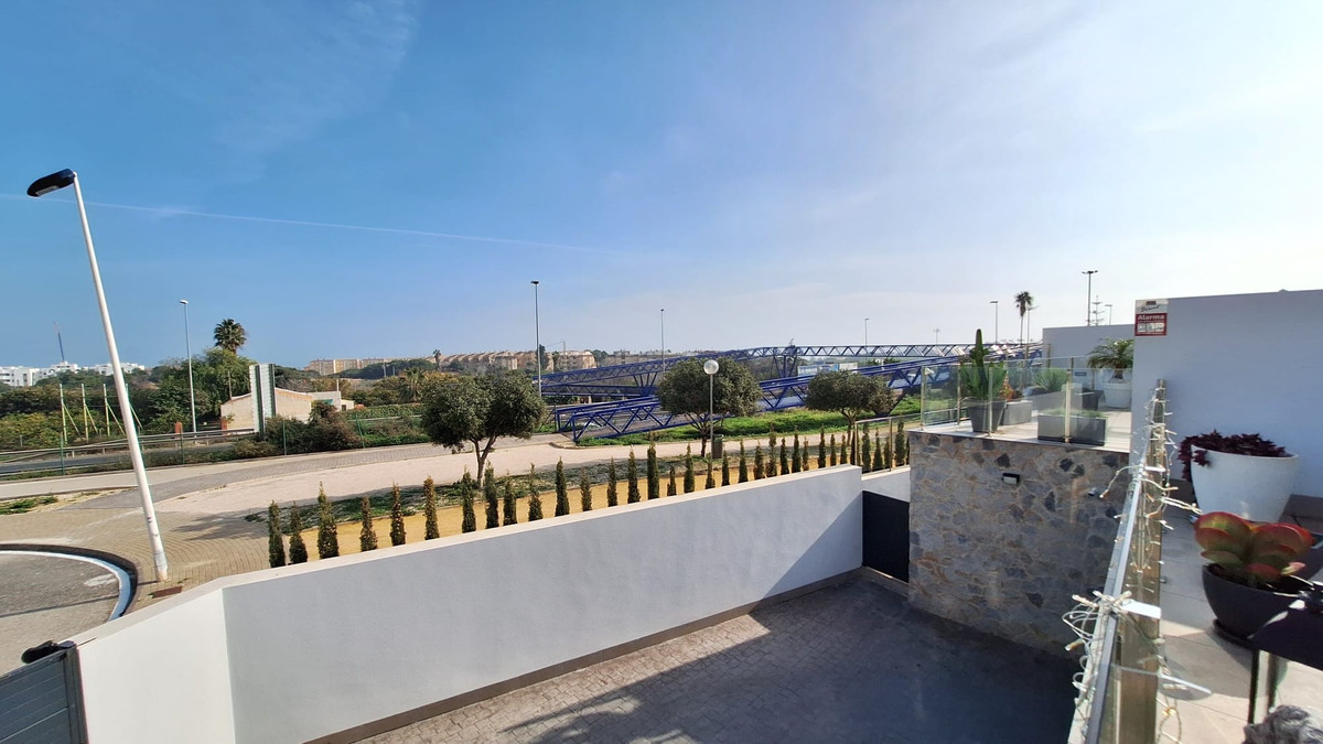 Se vende Apartamento Planta Baja de 3 dormitorios en Costa Blanca, Alicante, España