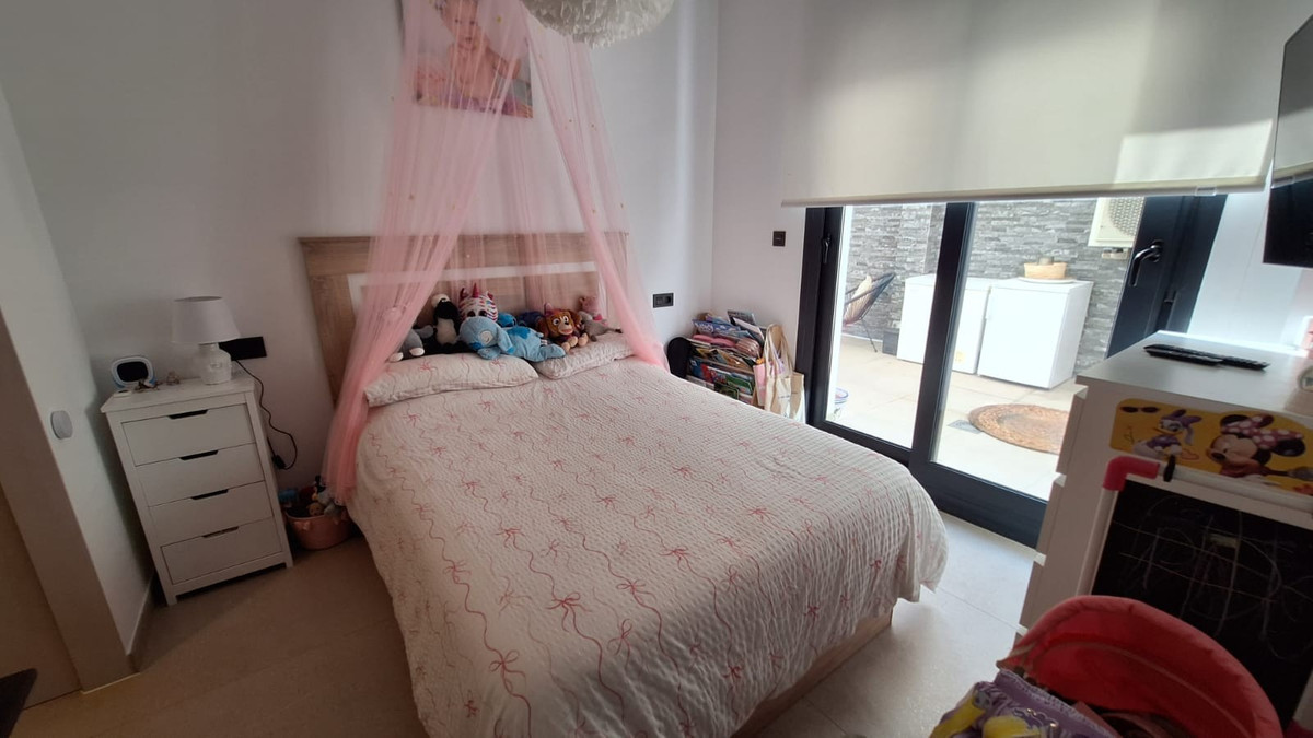 Se vende Apartamento Planta Baja de 3 dormitorios en Costa Blanca, Alicante, España