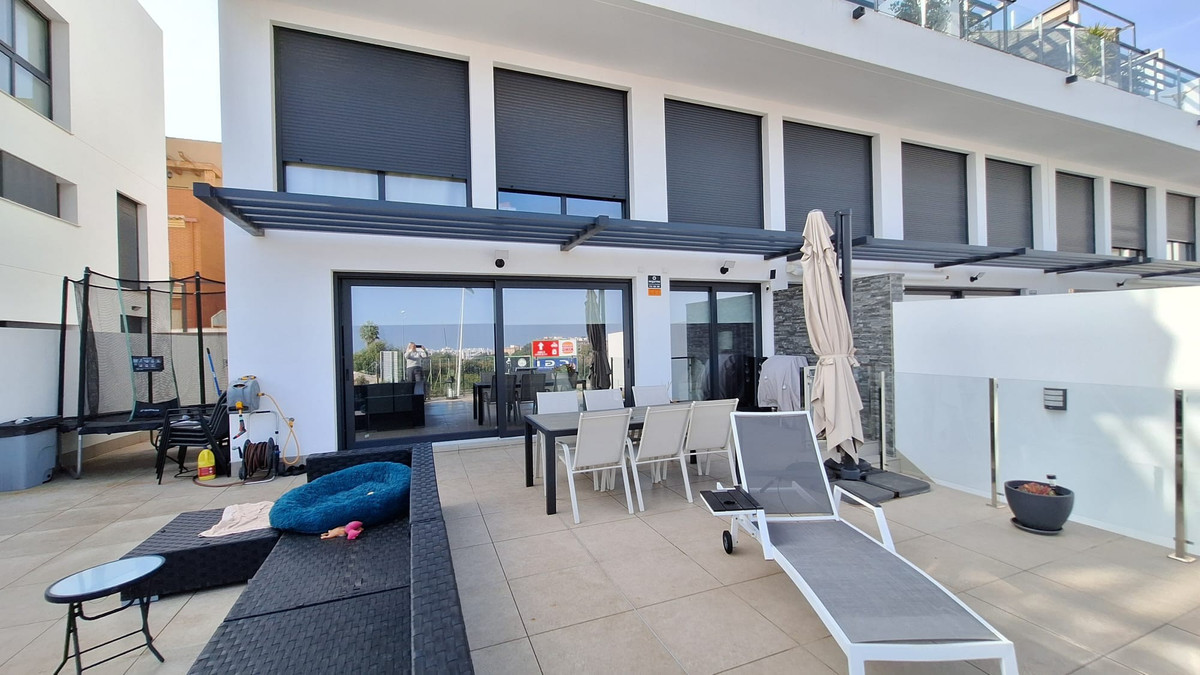 Se vende Apartamento Planta Baja de 3 dormitorios en Costa Blanca, Alicante, España