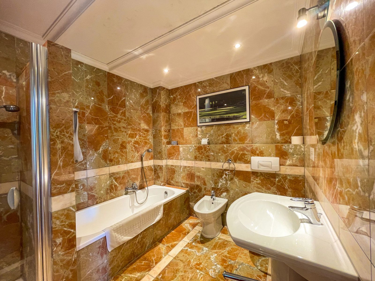 Se vende Villa - Chalet de 7 dormitorios en Costa Del Sol, Málaga, España