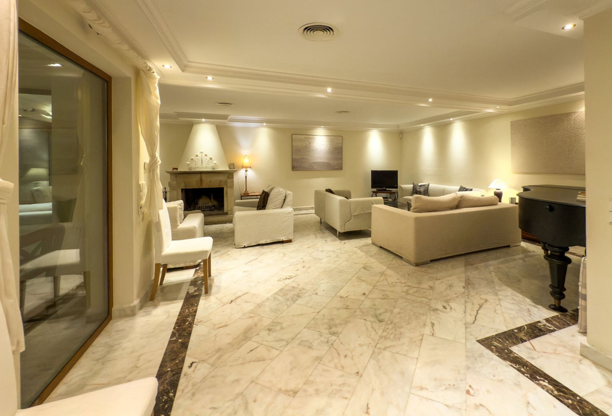 Se vende Villa - Chalet de 7 dormitorios en Costa Del Sol, Málaga, España