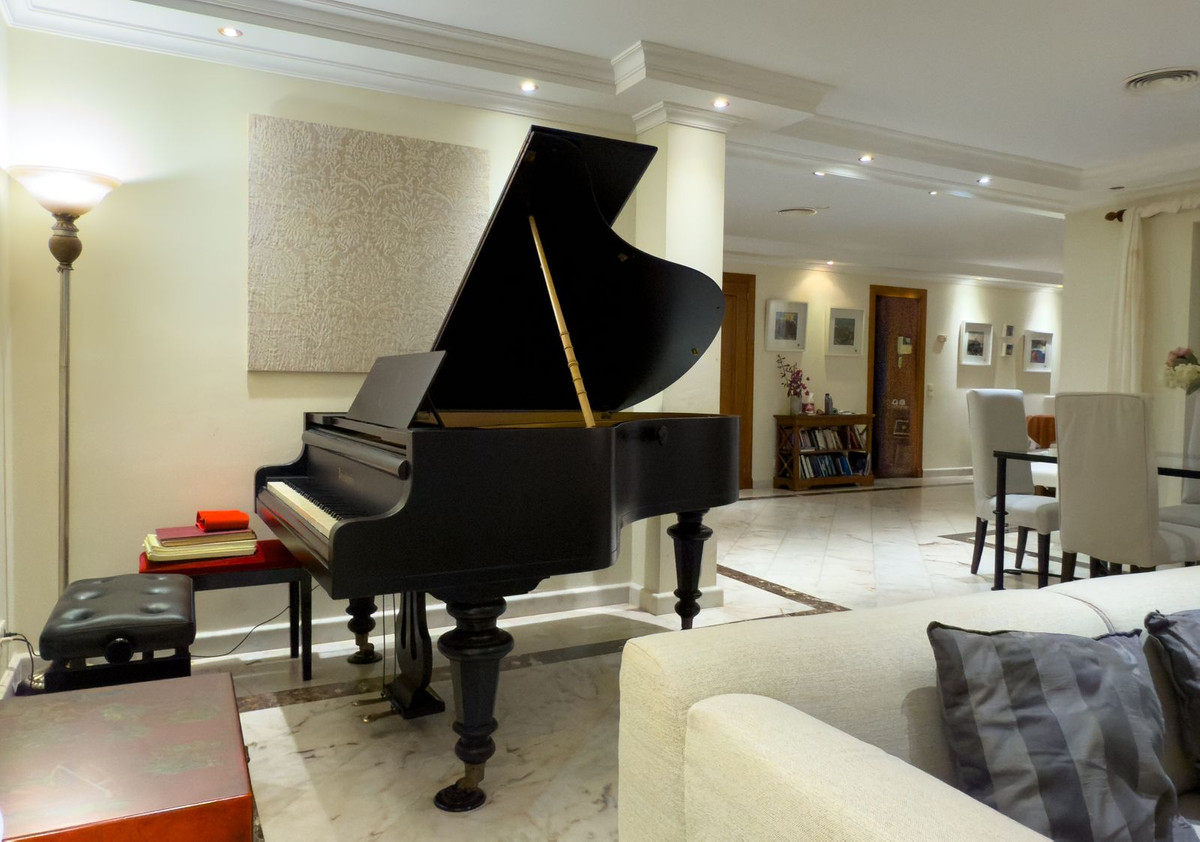 Se vende Villa - Chalet de 7 dormitorios en Costa Del Sol, Málaga, España
