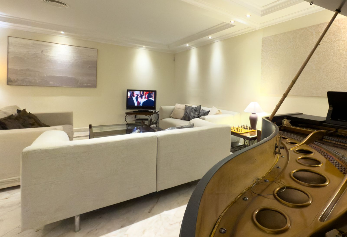 Se vende Villa - Chalet de 7 dormitorios en Costa Del Sol, Málaga, España