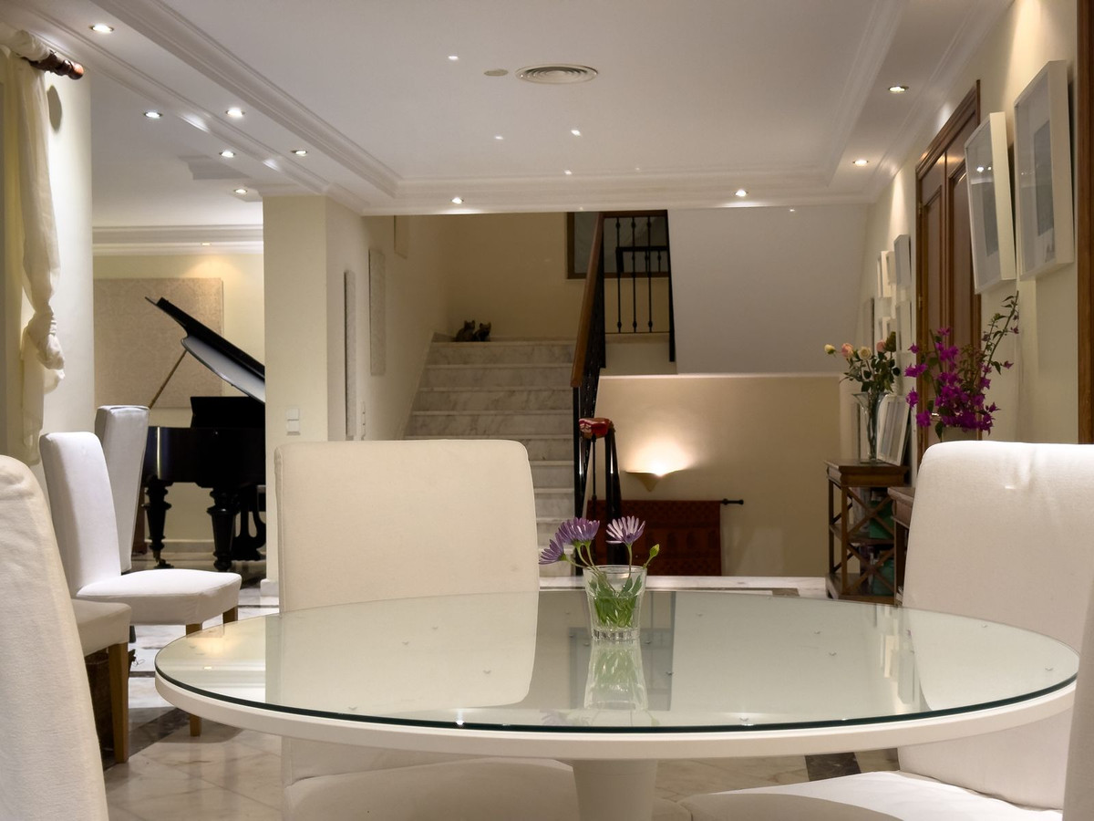 Se vende Villa - Chalet de 7 dormitorios en Costa Del Sol, Málaga, España