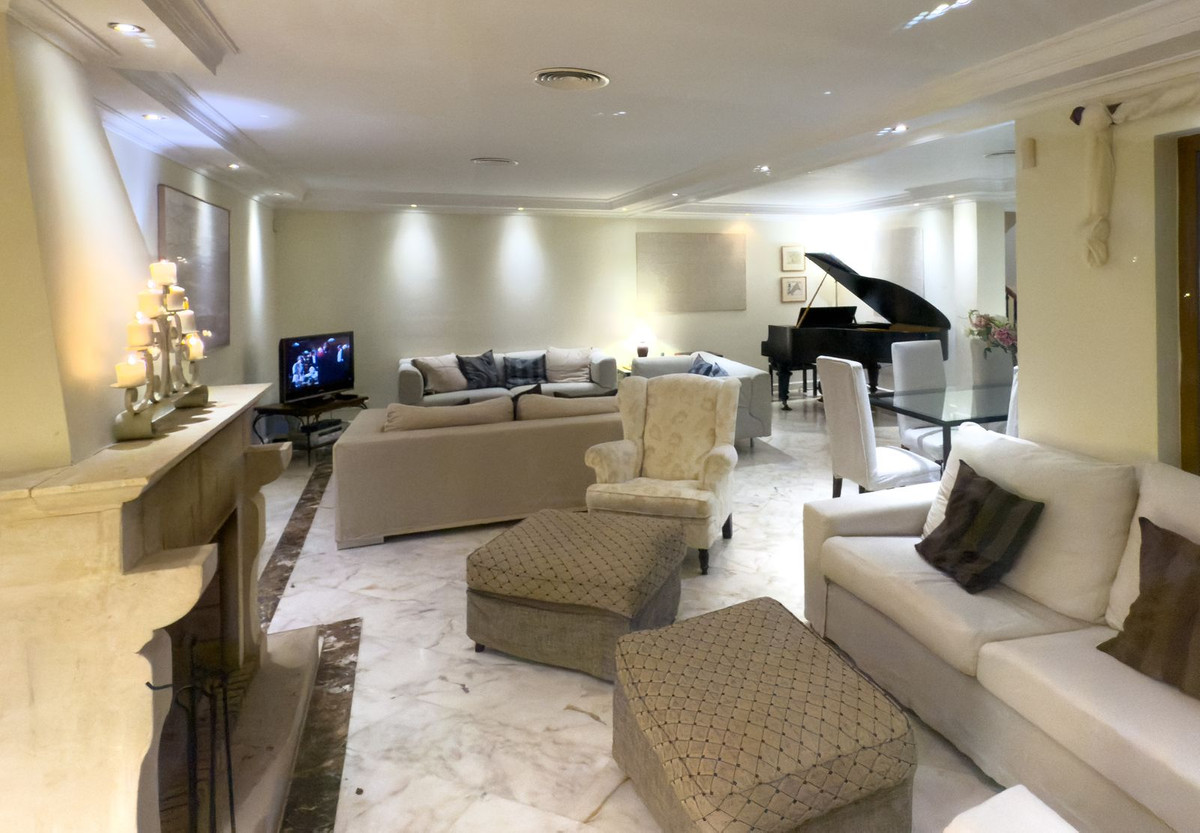 Se vende Villa - Chalet de 7 dormitorios en Costa Del Sol, Málaga, España