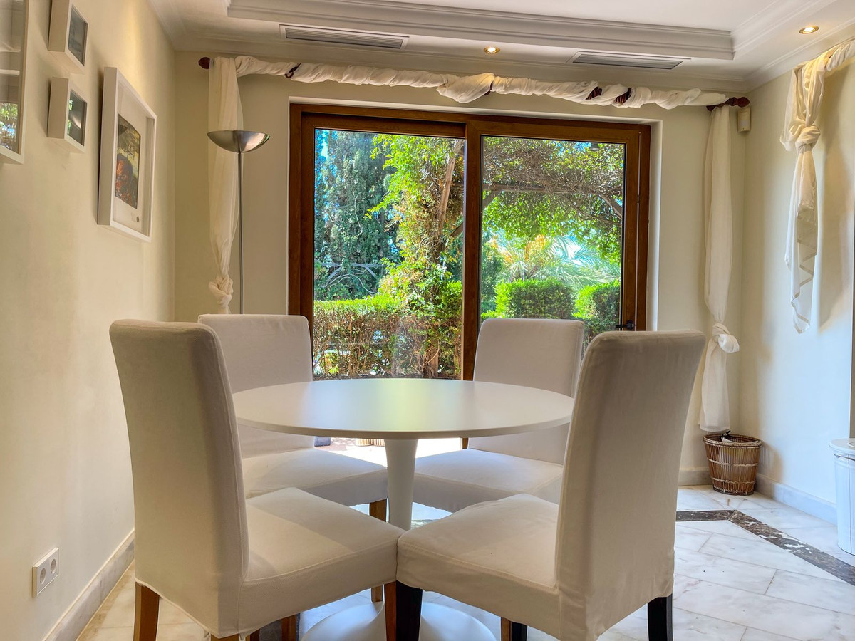 Se vende Villa - Chalet de 7 dormitorios en Costa Del Sol, Málaga, España