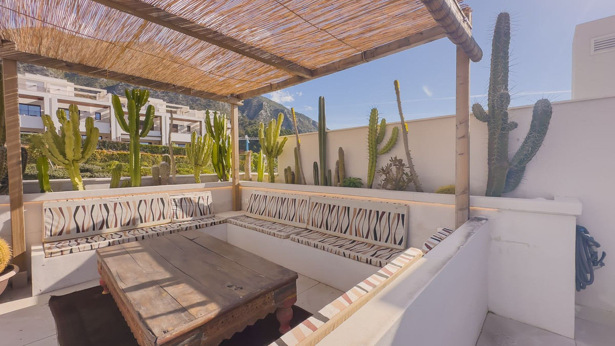 3 Bed Apartment for sale in Istán Costa Del Sol, Málaga, Spain