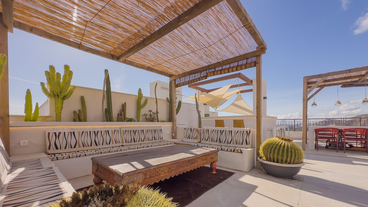 3 Bed Apartment for sale in Istán Costa Del Sol, Málaga, Spain