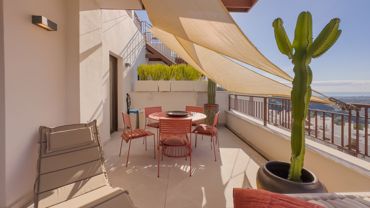 3 Bed Apartment for sale in Istán Costa Del Sol, Málaga, Spain