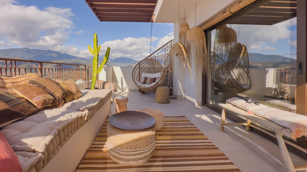 3 Bed Apartment for sale in Istán Costa Del Sol, Málaga, Spain