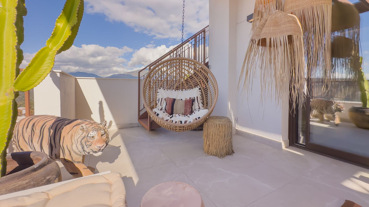 3 Bed Apartment for sale in Istán Costa Del Sol, Málaga, Spain