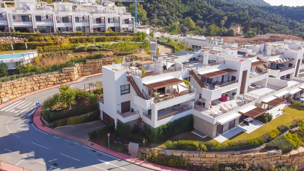 3 Bed Apartment for sale in Istán Costa Del Sol, Málaga, Spain