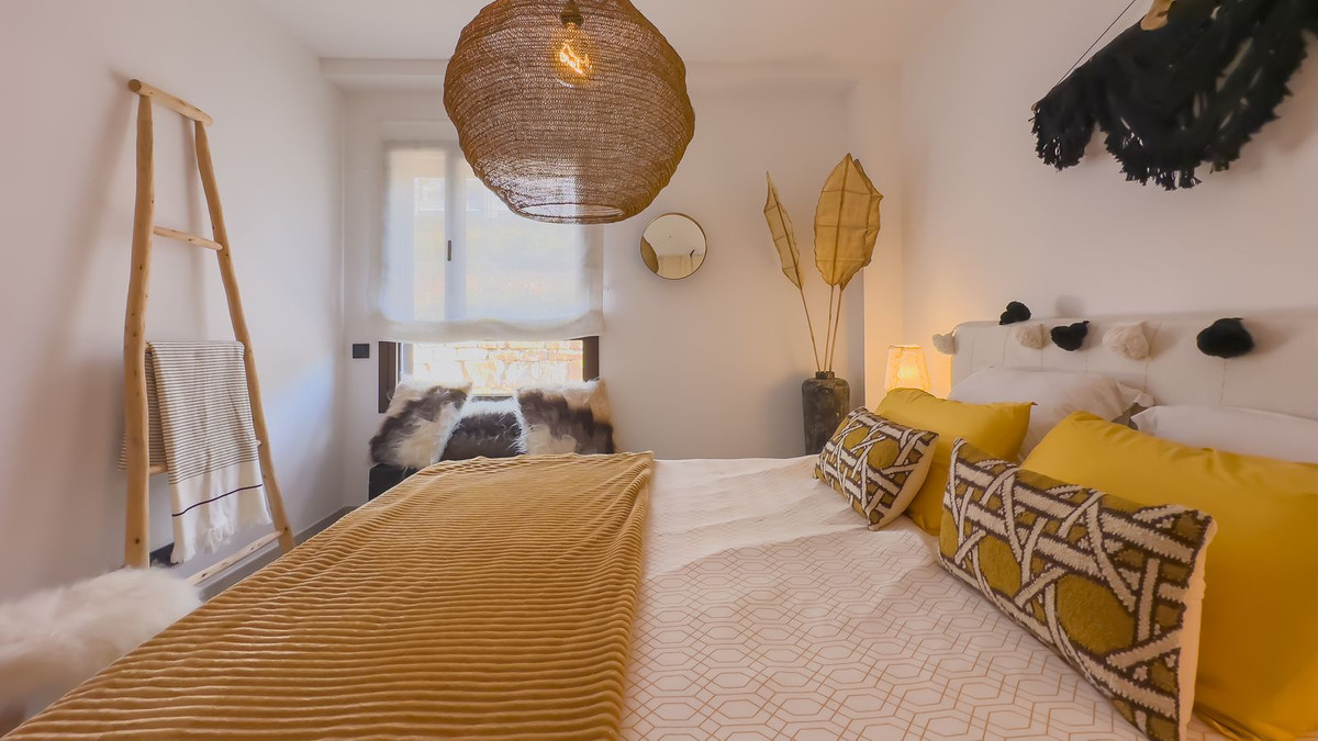 3 Bed Apartment for sale in Istán Costa Del Sol, Málaga, Spain