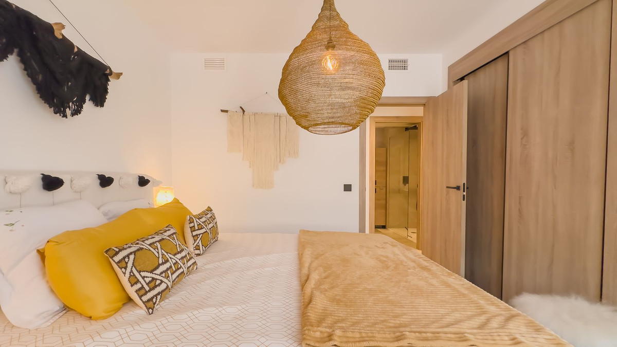 3 Bed Apartment for sale in Istán Costa Del Sol, Málaga, Spain