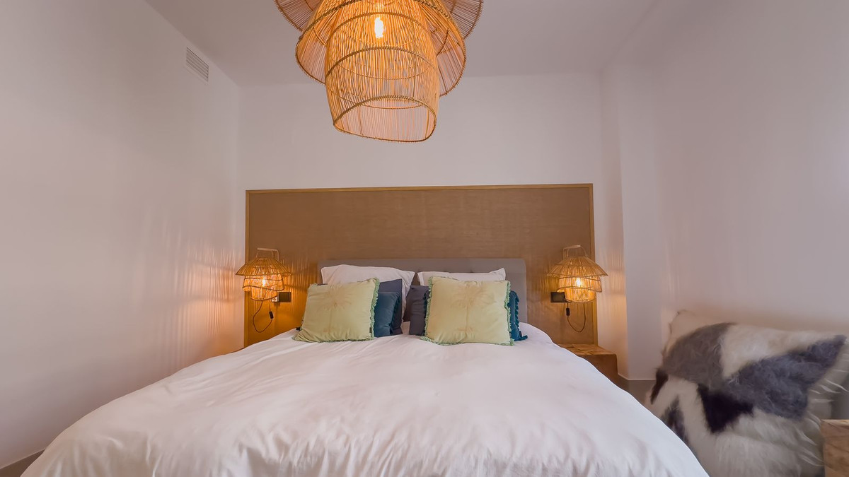 3 Bed Apartment for sale in Istán Costa Del Sol, Málaga, Spain