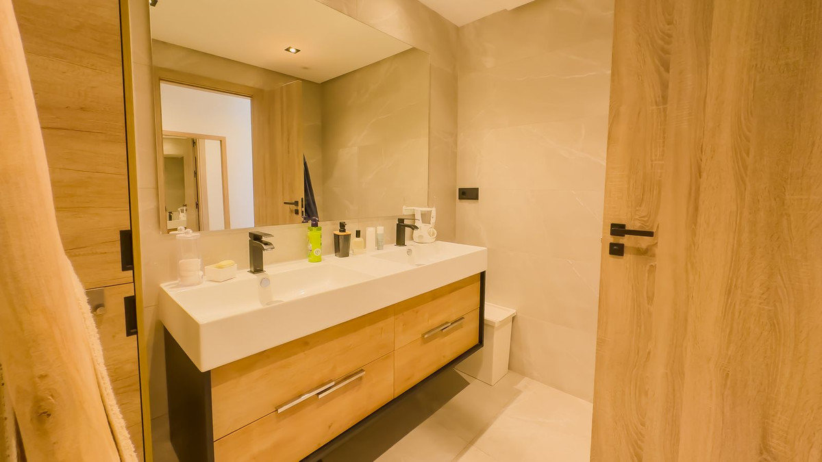 3 Bed Apartment for sale in Istán Costa Del Sol, Málaga, Spain