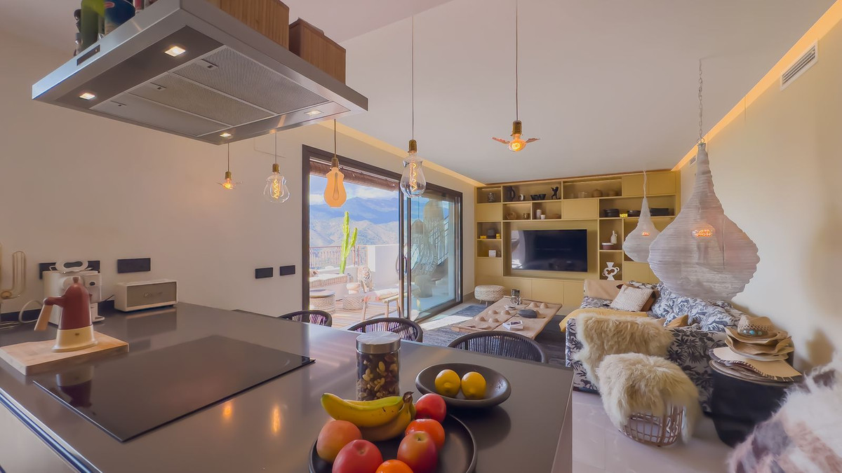 3 Bed Apartment for sale in Istán Costa Del Sol, Málaga, Spain