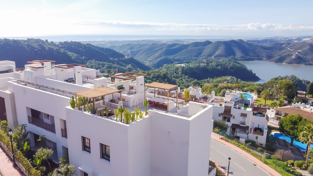 3 Bed Apartment for sale in Istán Costa Del Sol, Málaga, Spain